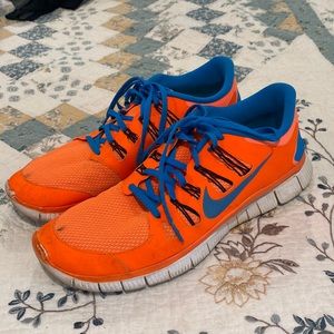 Men’s Nike free run tennis shoes